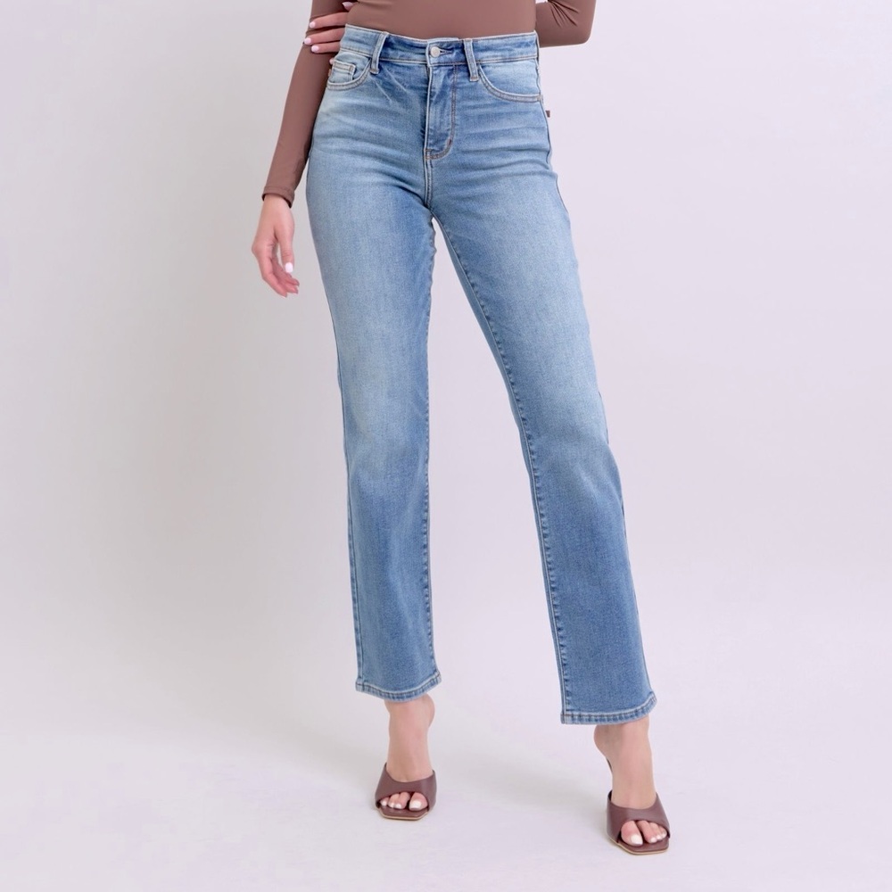 NEW🎉Judy Blue Full Size Wash Thermal Straight Jeans with Pockets ON SALE*